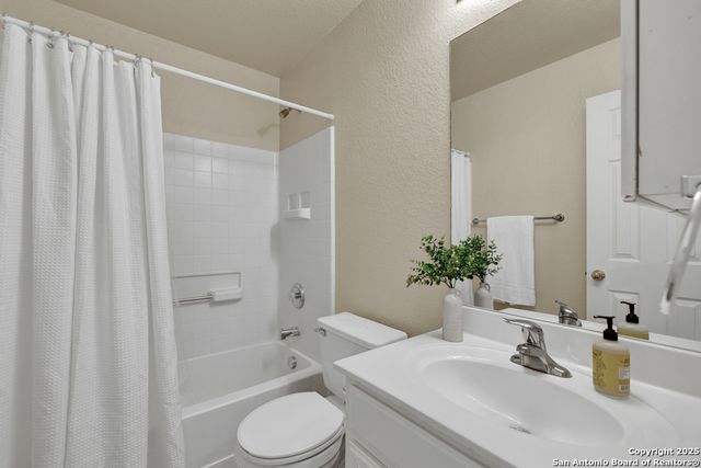 2114 Jasons West, New Braunfels, TX 78130