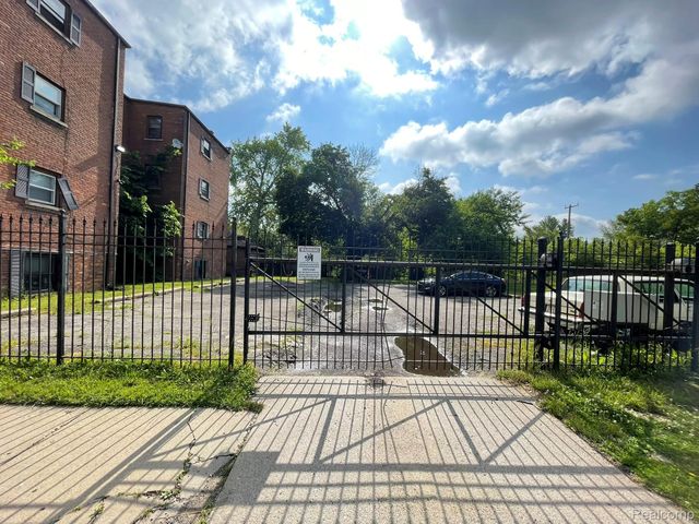 16940 Log Cabin Street, Detroit, MI 48203