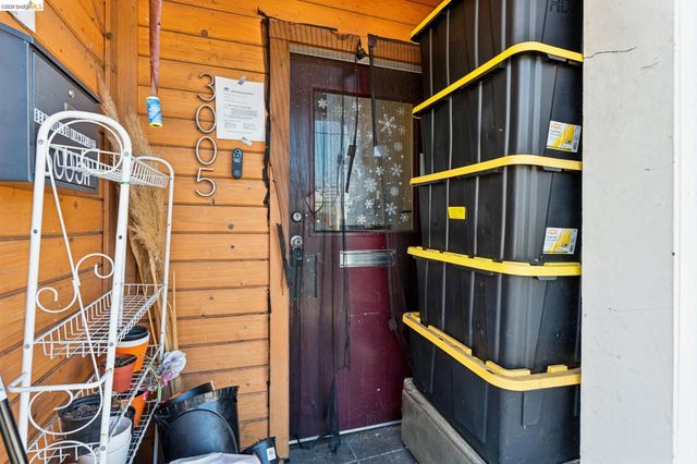 3558 Maple Ave, Oakland, CA 94602