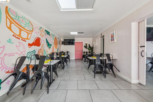 3558 Maple Ave, Oakland, CA 94602