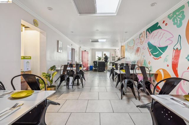 3558 Maple Ave, Oakland, CA 94602