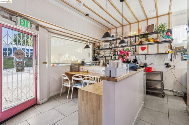 3558 Maple Ave, Oakland, CA 94602