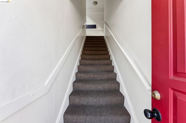 3558 Maple Ave, Oakland, CA 94602