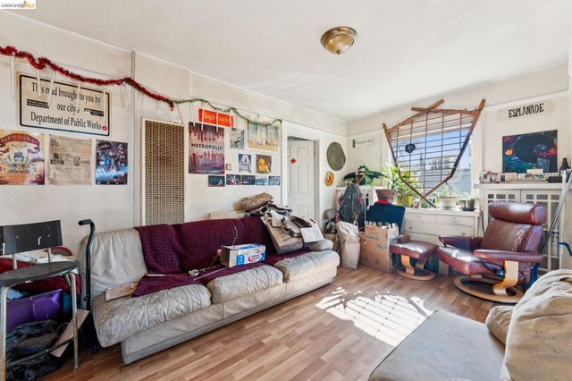 3558 Maple Ave, Oakland, CA 94602