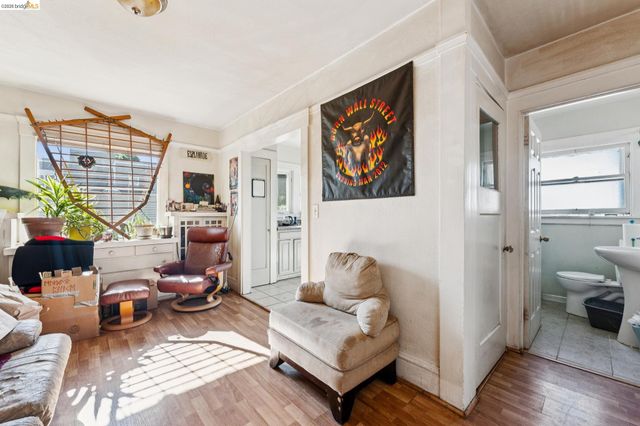 3558 Maple Ave, Oakland, CA 94602