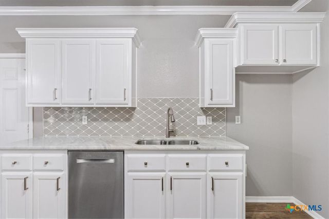 120 Lakewood Drive, Gatesville, TX 76528