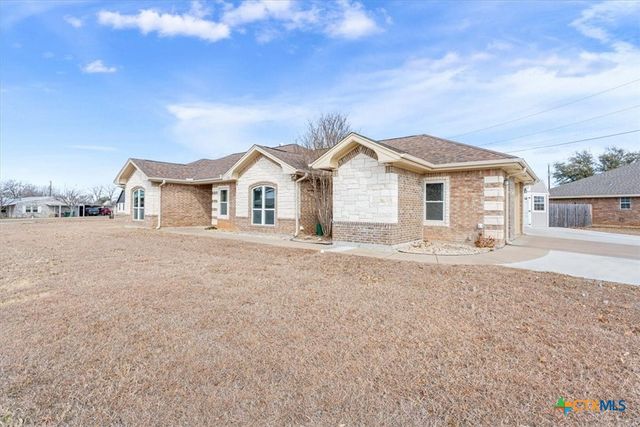 120 Lakewood Drive, Gatesville, TX 76528