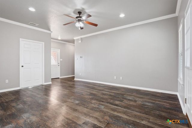 120 Lakewood Drive, Gatesville, TX 76528