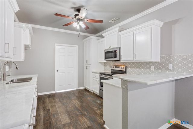 120 Lakewood Drive, Gatesville, TX 76528