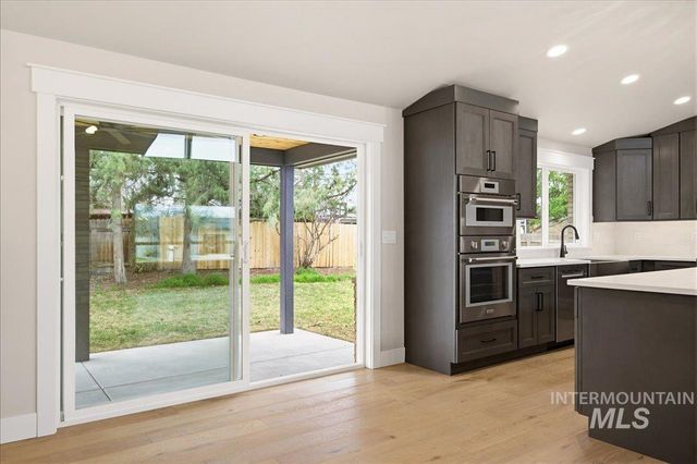 5231 N Sorrento Dr, Boise, ID 83704