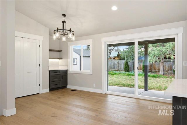 5231 N Sorrento Dr, Boise, ID 83704