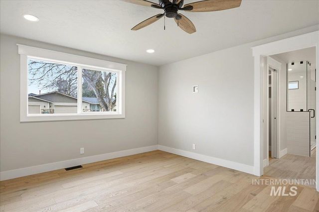 5231 N Sorrento Dr, Boise, ID 83704