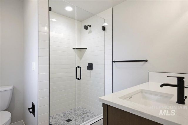 5231 N Sorrento Dr, Boise, ID 83704