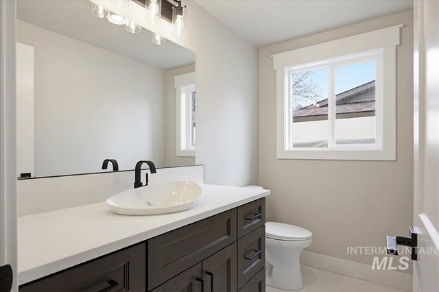 5231 N Sorrento Dr, Boise, ID 83704