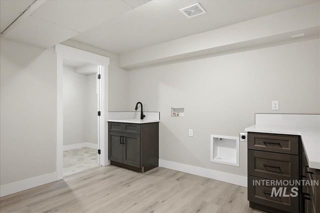 5231 N Sorrento Dr, Boise, ID 83704