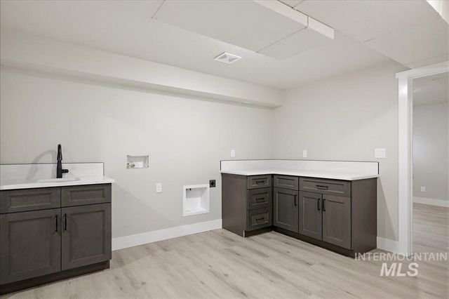 5231 N Sorrento Dr, Boise, ID 83704