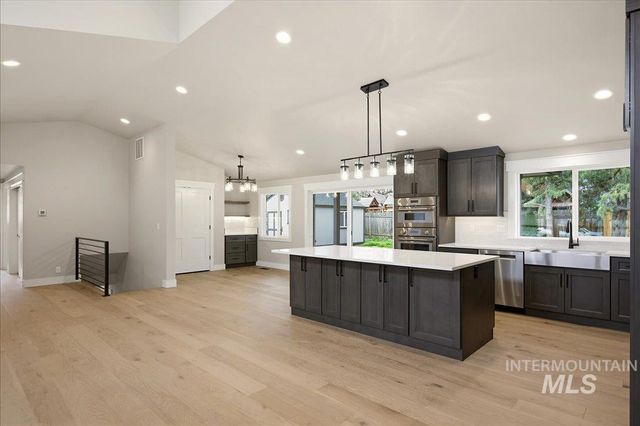 5231 N Sorrento Dr, Boise, ID 83704