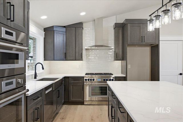 5231 N Sorrento Dr, Boise, ID 83704