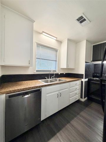 7115 Lewis Drive, Beaumont, TX 77708