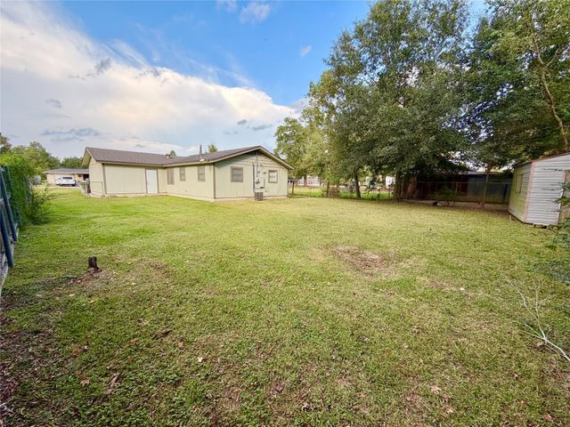 7115 Lewis Drive, Beaumont, TX 77708