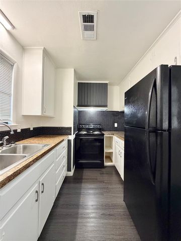 7115 Lewis Drive, Beaumont, TX 77708