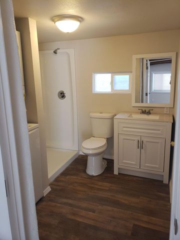 1011 Edith Blvd NE B-D, Albuquerque, NM 87102