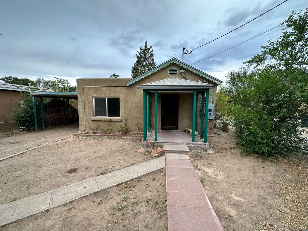 1011 Edith Blvd NE B-D, Albuquerque, NM 87102