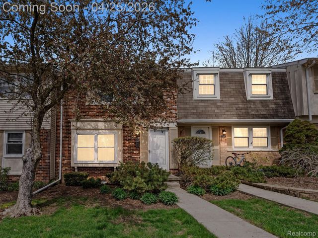 1708 Brentwood Drive, Troy, MI 48098
