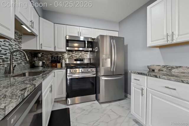 1708 Brentwood Drive, Troy, MI 48098