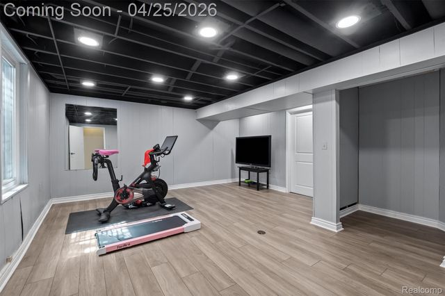 1708 Brentwood Drive, Troy, MI 48098