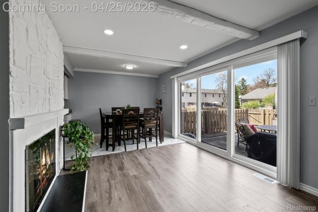 1708 Brentwood Drive, Troy, MI 48098