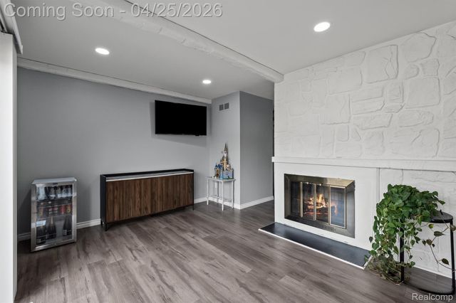 1708 Brentwood Drive, Troy, MI 48098