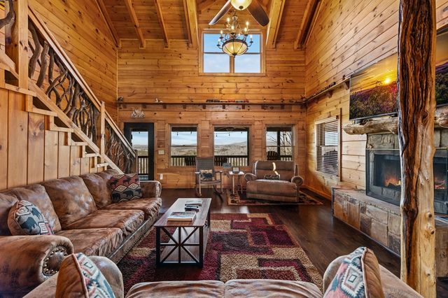 31 Hope Drive, Blue Ridge, GA 30513