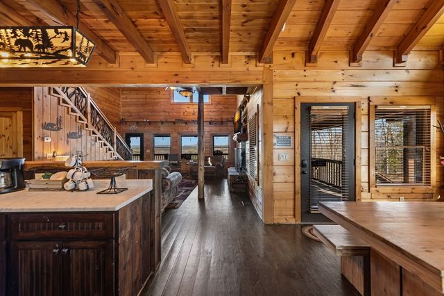 31 Hope Drive, Blue Ridge, GA 30513