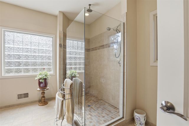 6150 Willow Road, West Bloomfield, MI 48324