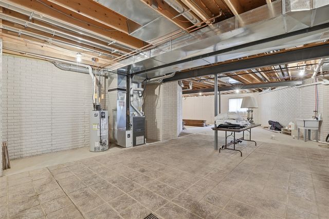 6150 Willow Road, West Bloomfield, MI 48324