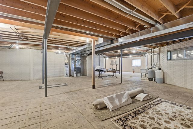 6150 Willow Road, West Bloomfield, MI 48324