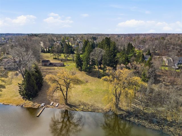 6150 Willow Road, West Bloomfield, MI 48324
