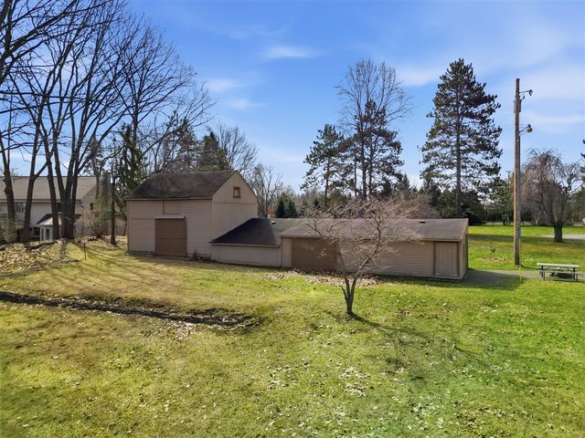 6150 Willow Road, West Bloomfield, MI 48324