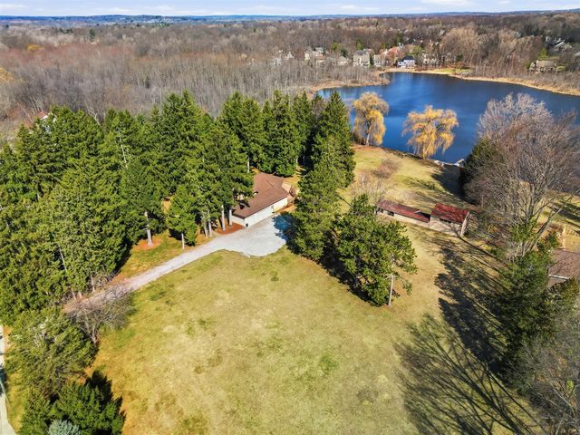 6150 Willow Road, West Bloomfield, MI 48324