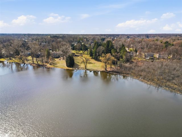 6150 Willow Road, West Bloomfield, MI 48324