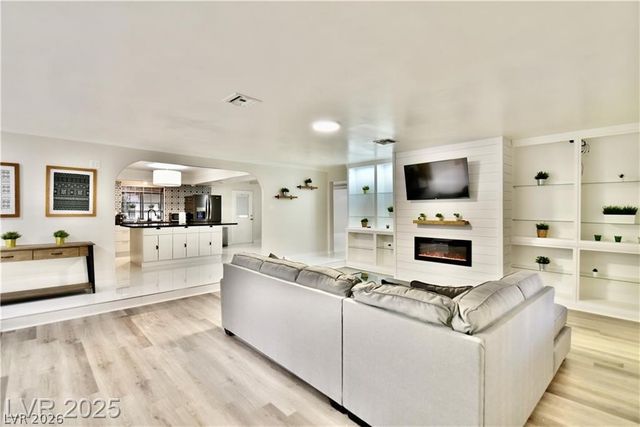 2926 East Eldorado Lane, Las Vegas, NV 89120