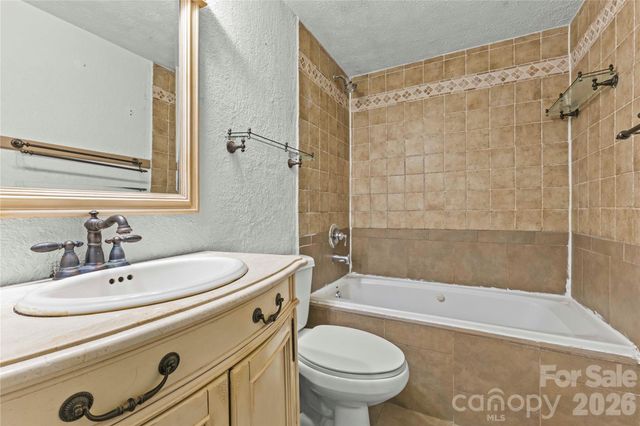 11826 Merriweather Drive, Charlotte, NC 28273