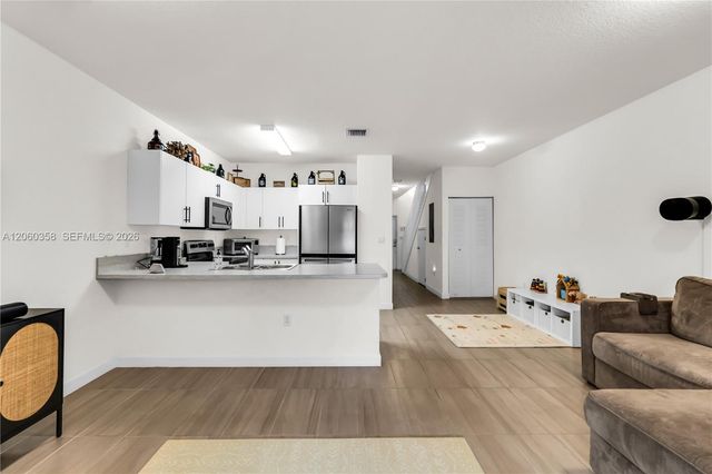 412 NW 12th Ave, Florida City, FL 33034