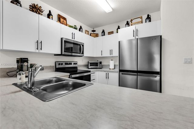 412 NW 12th Ave, Florida City, FL 33034