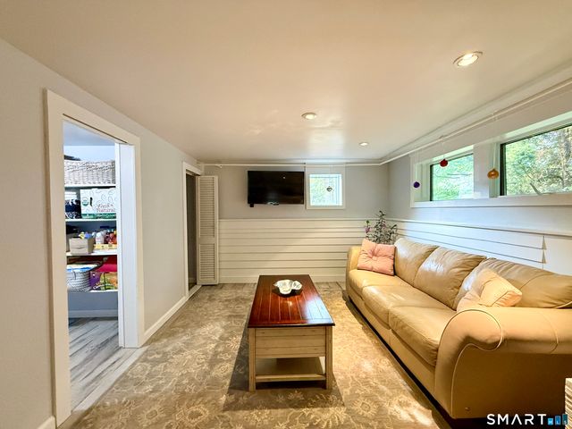 21 Parallel Street, Norwalk, CT 06850