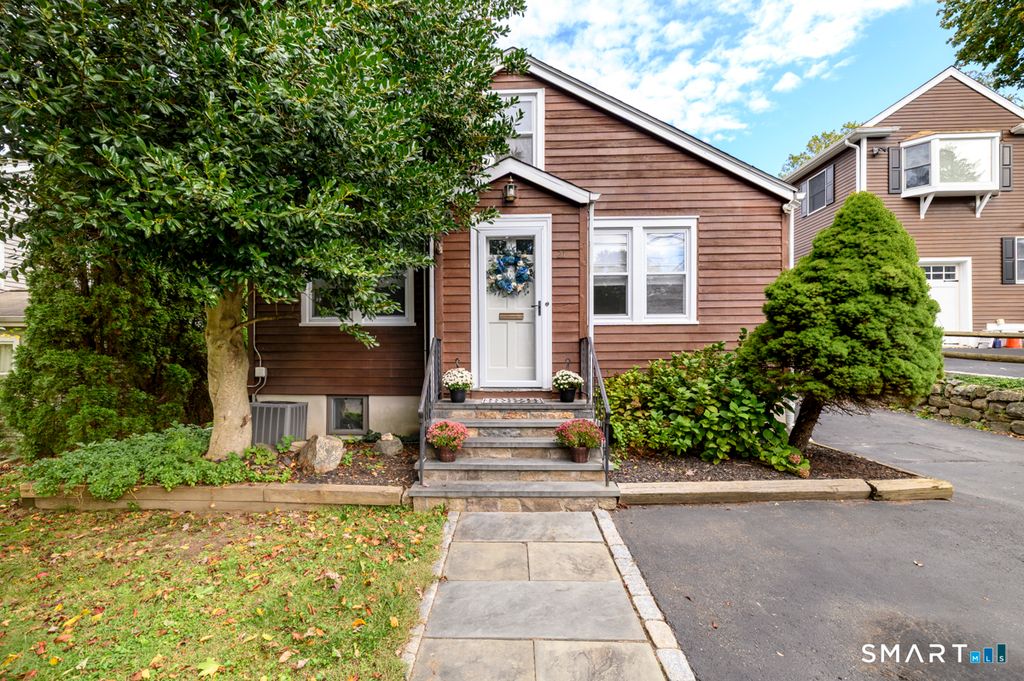 21 Parallel Street, Norwalk, CT 06850
