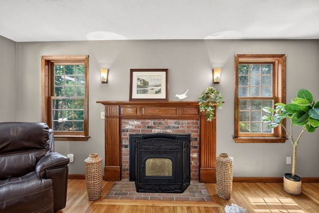 20 Vesper Drive, Bourne, MA 02559