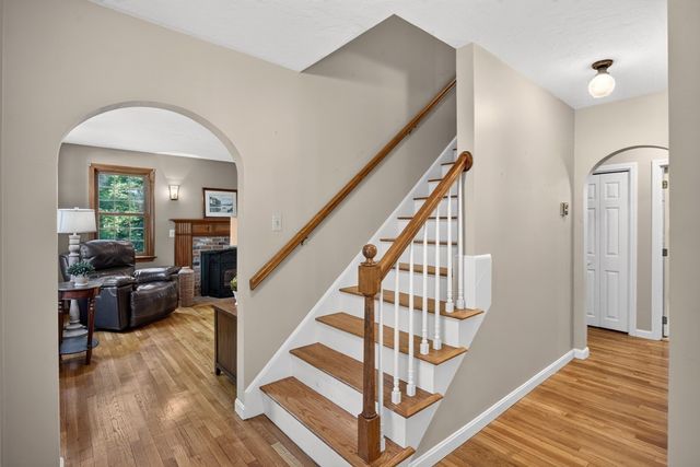 20 Vesper Drive, Bourne, MA 02559