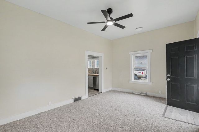 1810 E Walnut Street, Des Moines, IA 50316